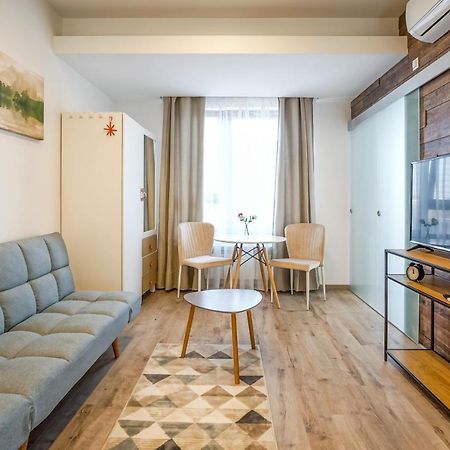 Bright Apartments Moments Away From Herastrau Park, Mall And Metro Bucareste Exterior foto