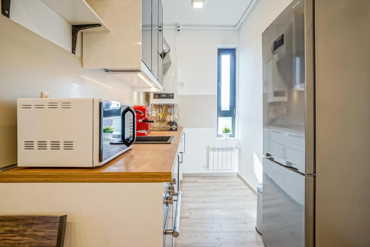 Bright Apartments Moments Away From Herastrau Park, Mall And Metro Bucareste Exterior foto