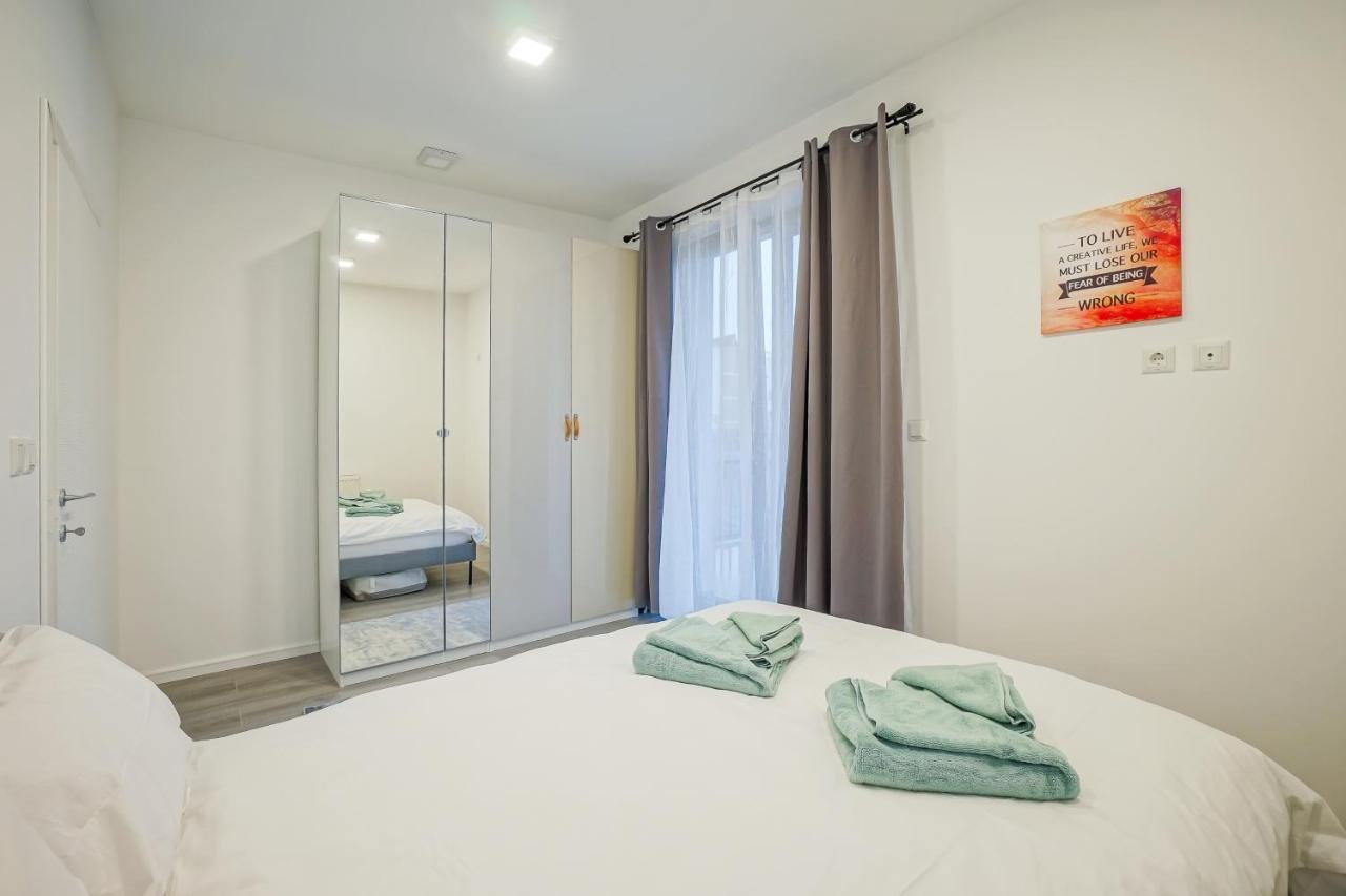 Bright Apartments Moments Away From Herastrau Park, Mall And Metro Bucareste Exterior foto