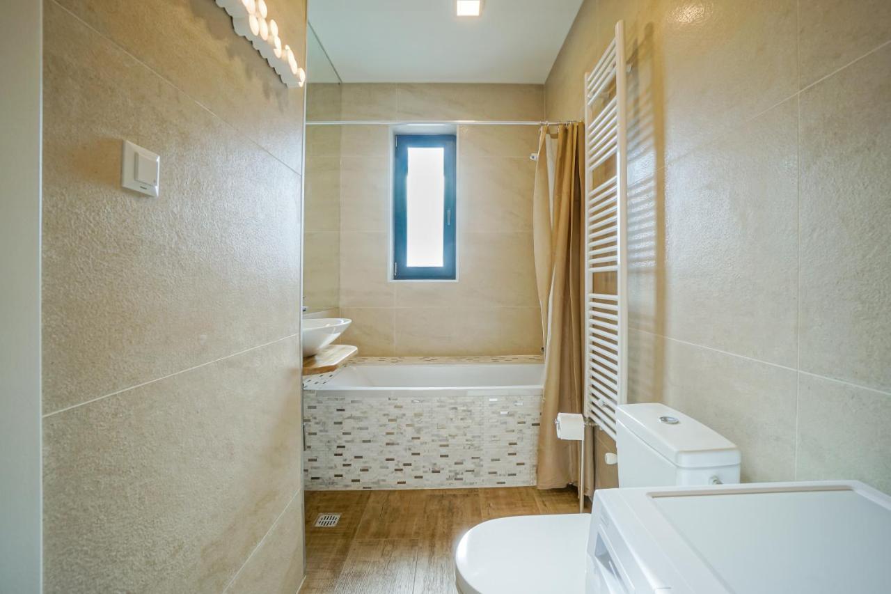 Bright Apartments Moments Away From Herastrau Park, Mall And Metro Bucareste Exterior foto