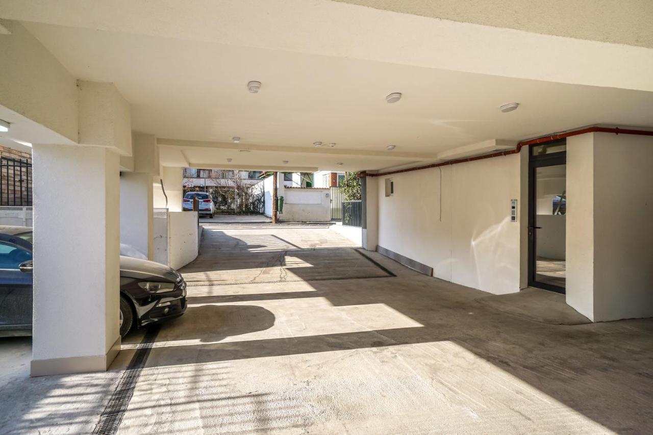 Bright Apartments Moments Away From Herastrau Park, Mall And Metro Bucareste Exterior foto
